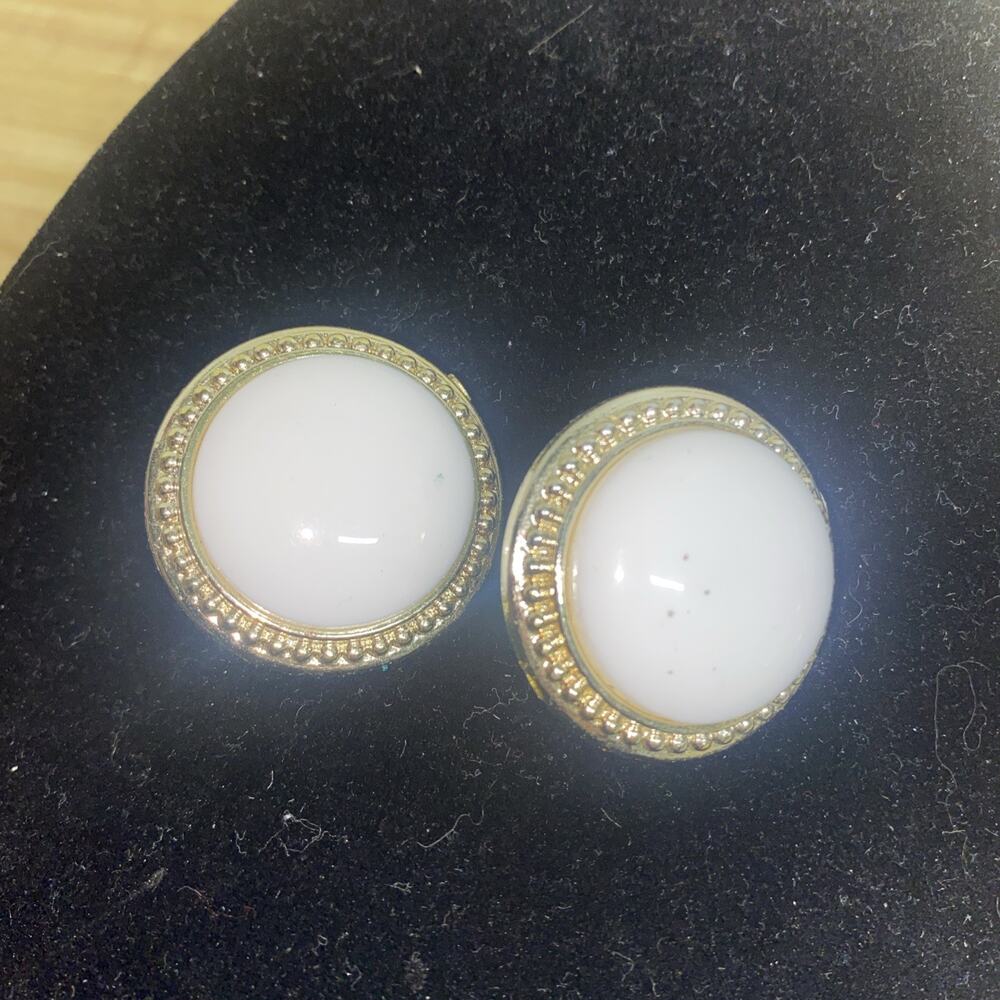 Vintage 80s White Lucite Clip Earrings Gold Tone Dotted Border Geometric Chic